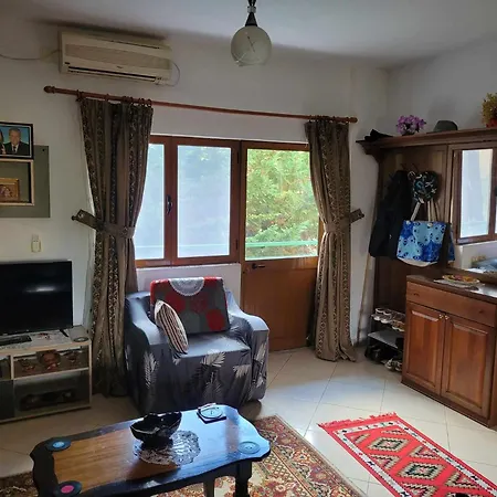 Papillon D'albanie Apartment Golem (Tirana)