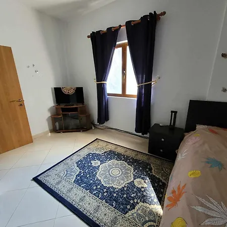 Papillon D'albanie Apartment *